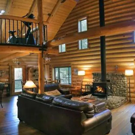 Eagles Nest - Natural Log Cabin With Guest House